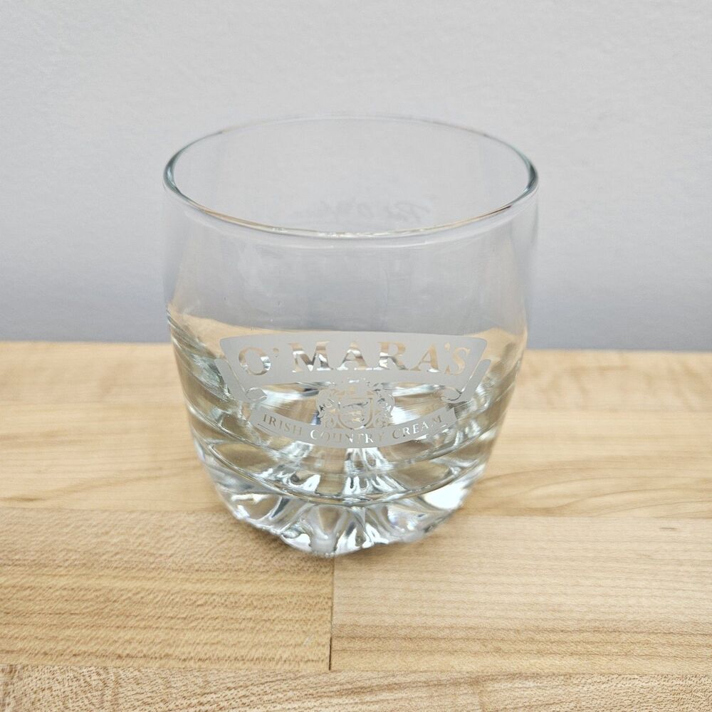 Pat O'Mara's Irish Country Cream Etched Glass Pat O'Mara Signed 8 oz Rocks Bar - Picture 3 of 10